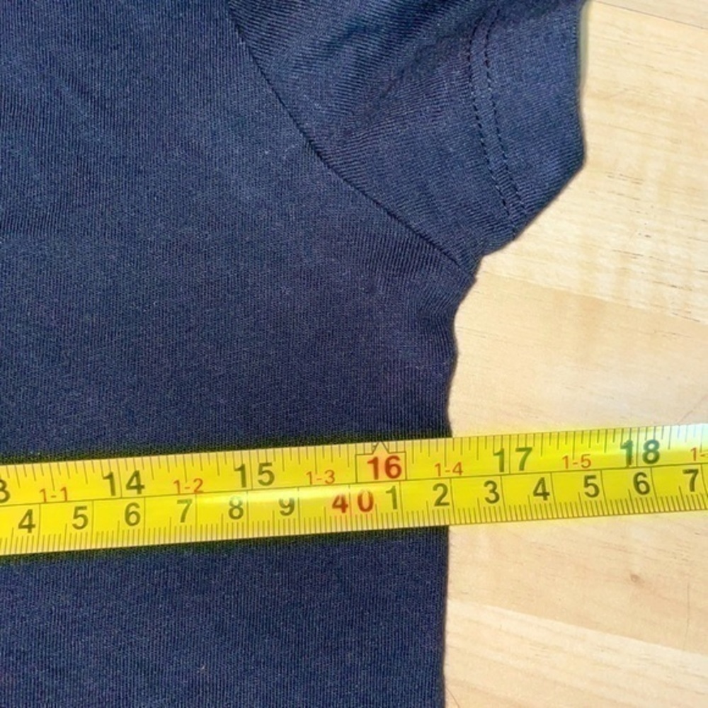 Zara basic T-shirt tee V-neck square hem size S gently preloved - Picture 6 of 7